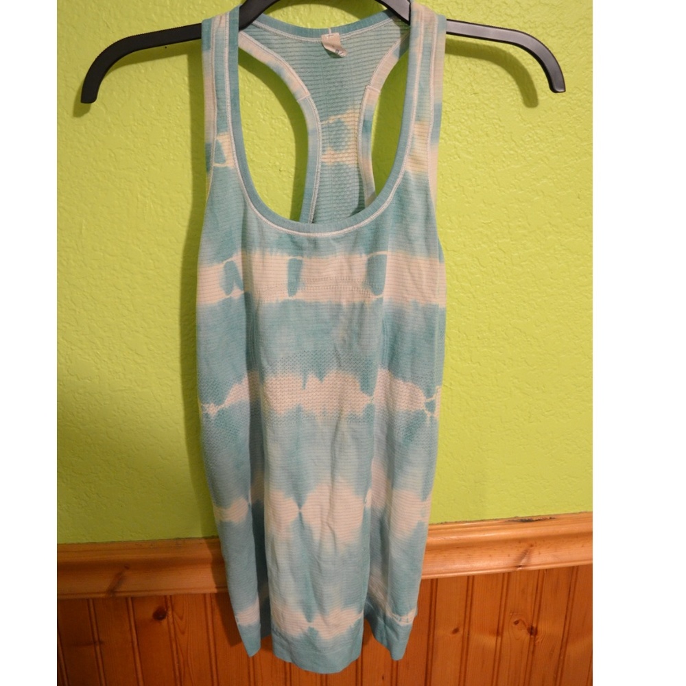 Lululemon workout tank top- size 8